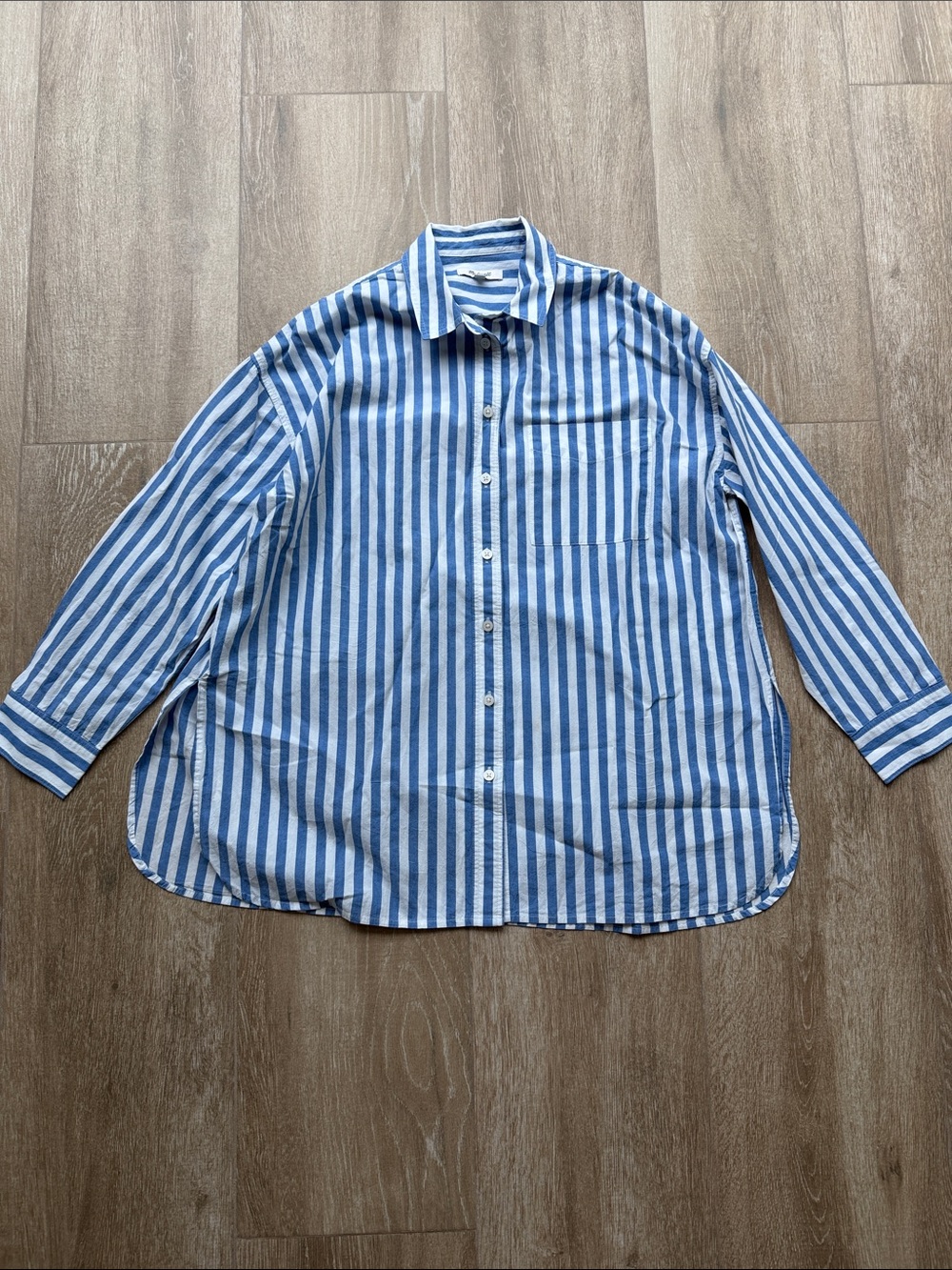 Madewell Women’s Classic Blue & White Stripe Button-Down Shirt - Small